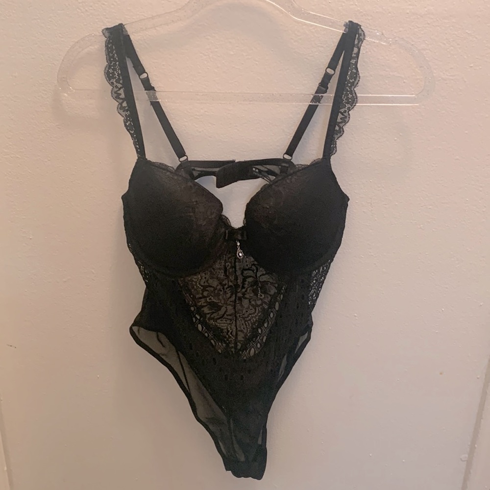 Fashion Nova Lace Black Bodysuit